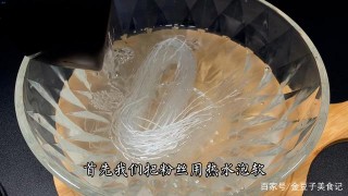 1分鐘就能學會的家常涼菜，涼拌菠菜粉絲，做法簡單又下飯