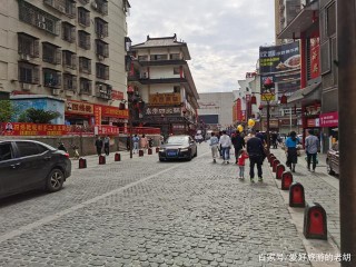 很多人只知道太平街，卻不知道長沙這條老街，才有正宗的美食