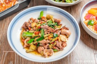蘿卜燴牛腩、飛刀豬手……帶你開啟一場奇妙的音樂美食之旅！