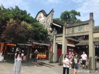 比起深宅大院的寬窄巷子，更喜歡市井文化的錦裏，你是不是也一樣