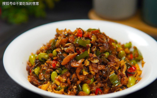 《外婆的味道——記憶中的外婆菜炒雞蛋》_瞬間_筷子_歲月