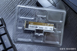 高端電競遊戲平台裝備—aigo國民好物固態硬盤P7000