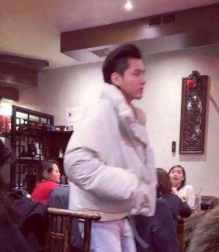 吳亦凡成路人表情的收割機，只因生圖太能打，高糊都擋不住的顏值