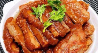 美食推薦：椒鹽大蝦，絲瓜面筋，泡菜肉末豆腐，香芋扣肉的做法