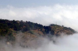看地仙兒送他風水妙地，卻不想一百年後，發生了大亂子