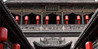 清朝喬家大院富甲一方，為何從未被土匪打劫？也不看他門口擺的啥