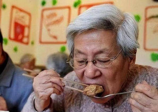 老人要多吃肉才活的長？醫生建議：65歲後多吃這3種肉或更長壽_肌肉_魚肉_心腦血管
