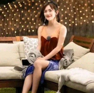 謝娜在娛樂圈裏算是工資比較高的明星了，但她真是太摳了
