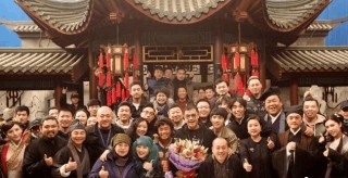 不受婚姻風波影響，新電影殺青定檔春節，王寶強笑得非常開心