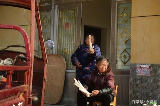 八旬奶奶年年請人做美食，卻大半送給別人吃，兒孫得到誇贊