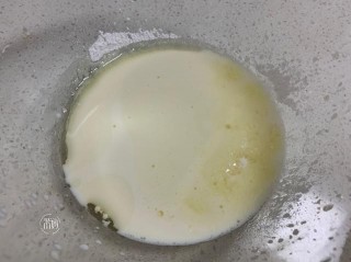 天熱吃這糕點正適合，不烤不炸，冰冷爽口又糯又香，咬一口還爆漿