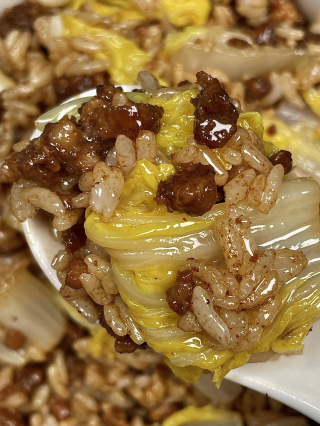 娃娃菜炒飯這樣做才粒粒分明？肉末提鮮的秘訣在這裏_食材_室友_美味