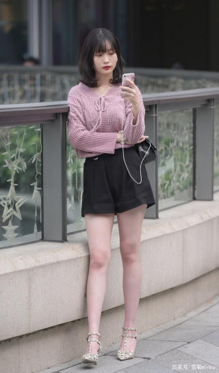 精致美麗的瑜伽褲彰顯時尚潮流氣質，時尚簡約不失優雅，時髦美麗