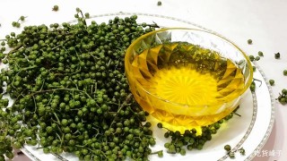 做花椒油時，麻香味出不來？少了關鍵1步，難怪花椒油不香還發苦