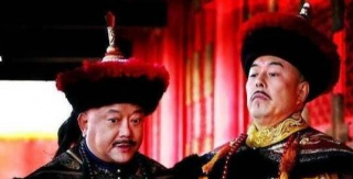 乾隆明明知道和珅貪汙腐敗，反而越來越加以重用，為什麼？