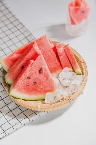 一入夏，就成了這個星球上最美的國家！