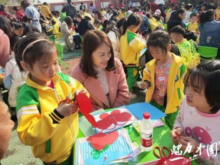 益陽：紙影非遺傳承進萌園，播種文化享受愛