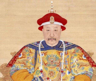 清朝最不得人心的皇帝，在皇宮遭廚師刺殺，百名侍衛圍觀卻不救駕