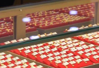 百萬黃金一夜之間被洗劫一空，民警監控追蹤，24小時急速破案