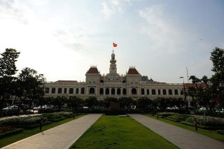 越南第一大城市，被譽為「東方巴黎」，地位與上海相當