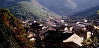 安徽深山裏的一座古鎮，具有悠久歷史的古宅已經存在了1000多年