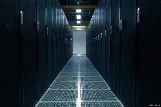 IDC數據中心 AI算力集群服務器組建中。飛爾系統穩定運行