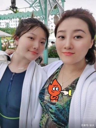 “鄉村愛情”王雲真婚變？帶女兒旅遊不見老公，私人用品件件大牌