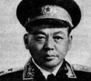 青年離家26年後，成兵團參謀長回鄉探親，九旬老父：長官您找誰？