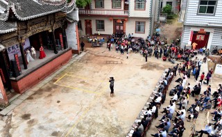 景德鎮唯一代管的縣級市，歷史文化悠久，素稱“贛劇之鄉”