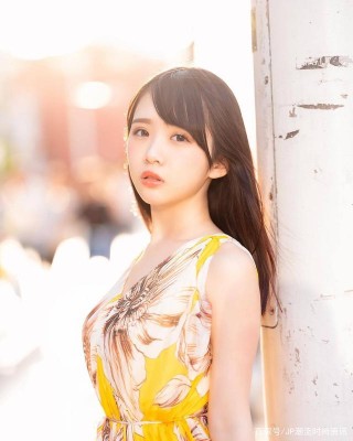 這些“小黃人”的穿搭十分流行，小姐姐穿上時髦又高級
