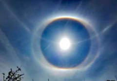 罕見！昆明天空驚現“巨眼”？雙環日暈如同給太陽戴