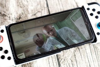 蓋世小雞X2電競拉伸手柄體驗：有線零延遲，手機也能玩NS主機遊戲