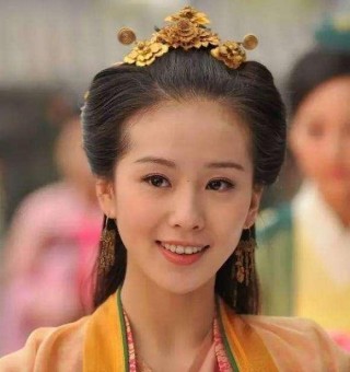 同樣是80後，劉詩詩楊冪成熟有氣質，論年輕不如她