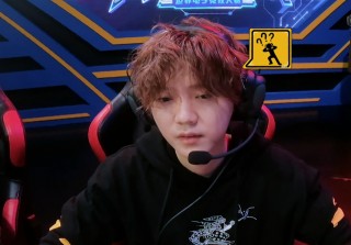 五哈電競遊戲鹿晗是隊長，瞬間感覺看到《穿越火線》肖楓附體
