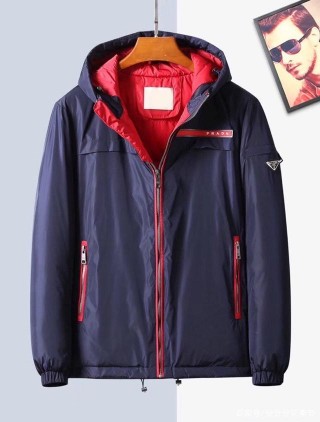普拉達休閑時尚連帽羽絨服，上身非常有型經典百搭，凸顯潮流時尚