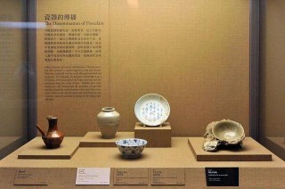 民工撿到價值3億的金鐲，上交後被考古家私吞，當定情物送給情人