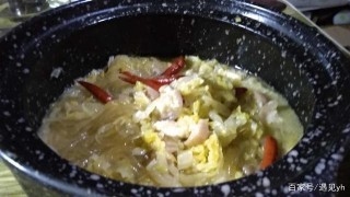 酸菜醃好了，燉了一鍋豬肉燉酸菜粉條，這就是無法拒絕的美食