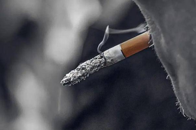 長期吸煙卻又堅持喝茶的人，後來都咋樣了？醫生說出答案