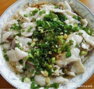 美食優選：香煎五花肉、糖醋排骨、油淋魚片、番茄肉末燒豆腐