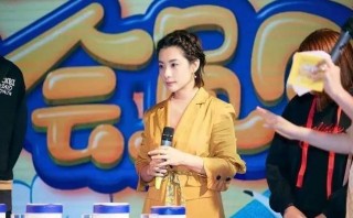 劉璿轉戰娛樂圈也是這麼優秀，時尚搭配盡顯運動風，小個子穿搭