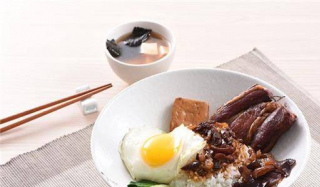 3種食物是肝病的“天敵”,經常吃它,給肝髒“洗洗澡”
