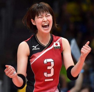 人美球亮！日本女排最美核心進全球百星，對陣女排狂砍33分