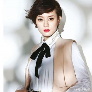 楊超越女團解散後，資源拿到手軟，這次搭檔孫儷出演都市職場劇