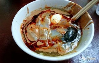 滷汁涼粉：絕對的西安第一黑暗料理！