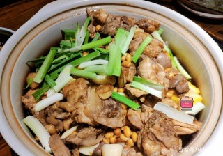 中秋聚餐，在鄭州吃貴州美食，特色芭蕉絲口感驚豔，土鍋寓意吉祥