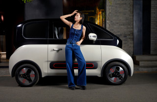 被明星認可，不限行不燒油，像外太空汽車，帶你看寶駿KiWi EV