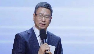 沒想到外表看起來正經嚴肅的白岩松，也會相信星座