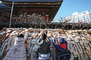各國教育焦慮圖鑒：日本媽媽當助教、印度傾家蕩產為補習，甚至連戰鬥民族也雞娃……