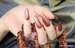手指有5大特征的女人，一生運勢旺盛，晚年福到流油！