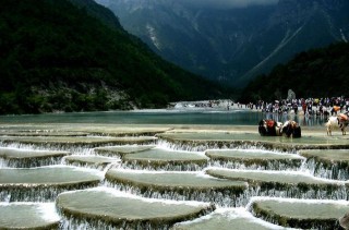 大玉龍旅遊景區與玉龍雪山景區有什麼不一樣？去了該怎麼玩